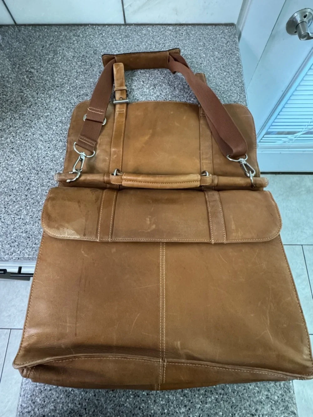 Wilsons Leather Distressed Tan Leather Briefcase Messenger